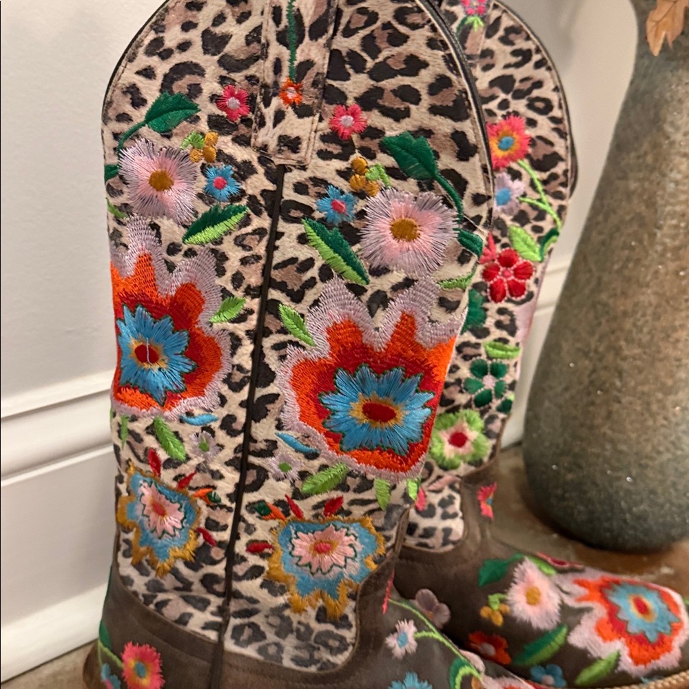 ⭐️Macie Bean Smokey & The Bandit Embroidered Leather Boots⭐️ - Picture 4 of 8